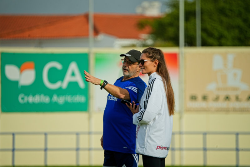 Unsere Reiseleiter vor Ort - immer für Sie am Ball